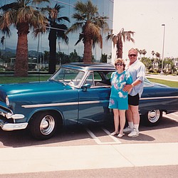 Willie n Carol W 54 Ford Sun Liner - 127 KB